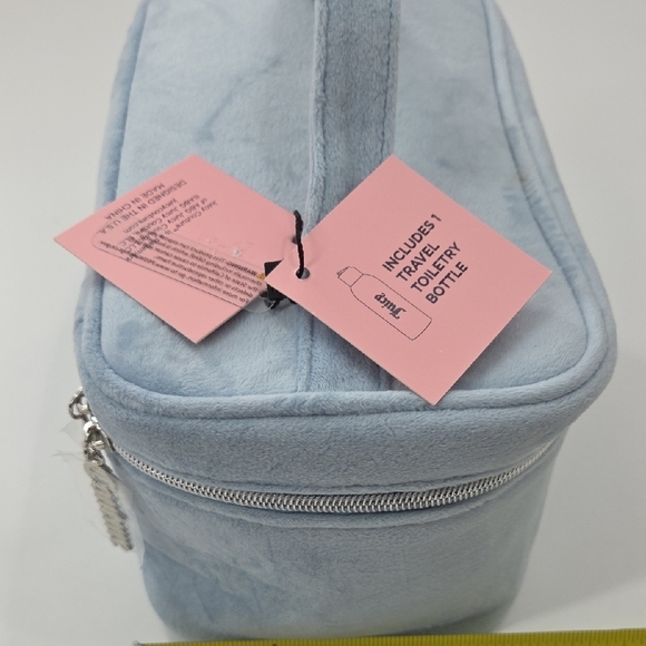Juicy Couture Light Blue Velvet Cosmetic Case - Picture 14 of 16
